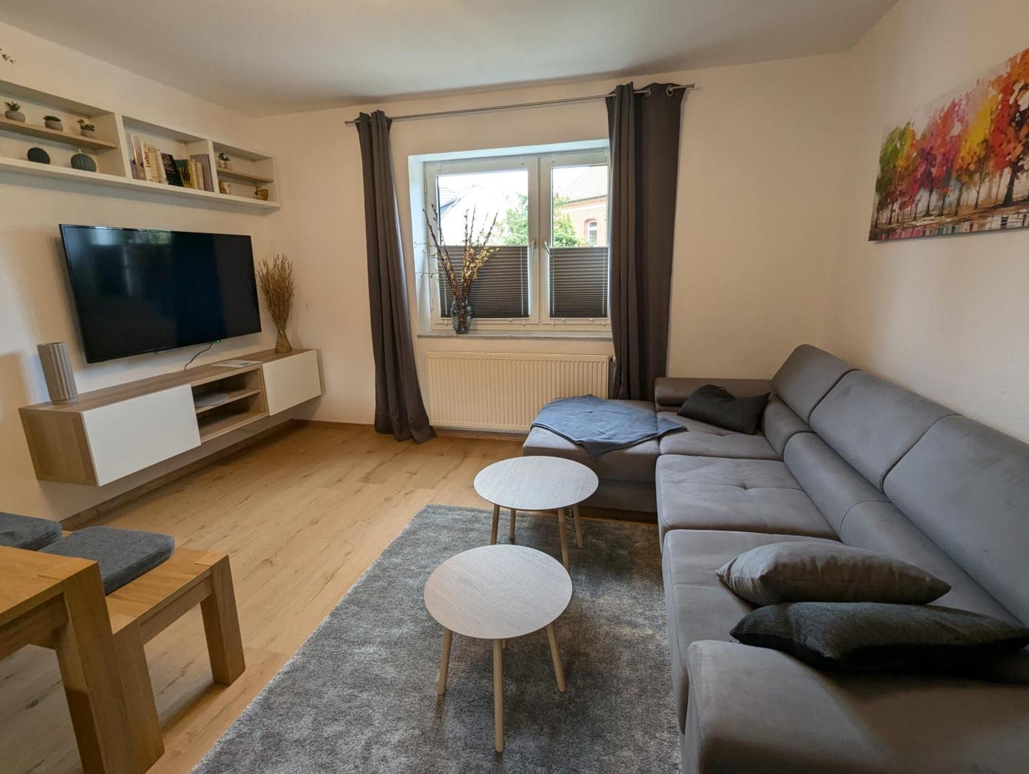 Apartment Moderne Fuer Bis Zu 6 Personen - Netflix, Ps4, Zentrumsnaehe Und Mehr In