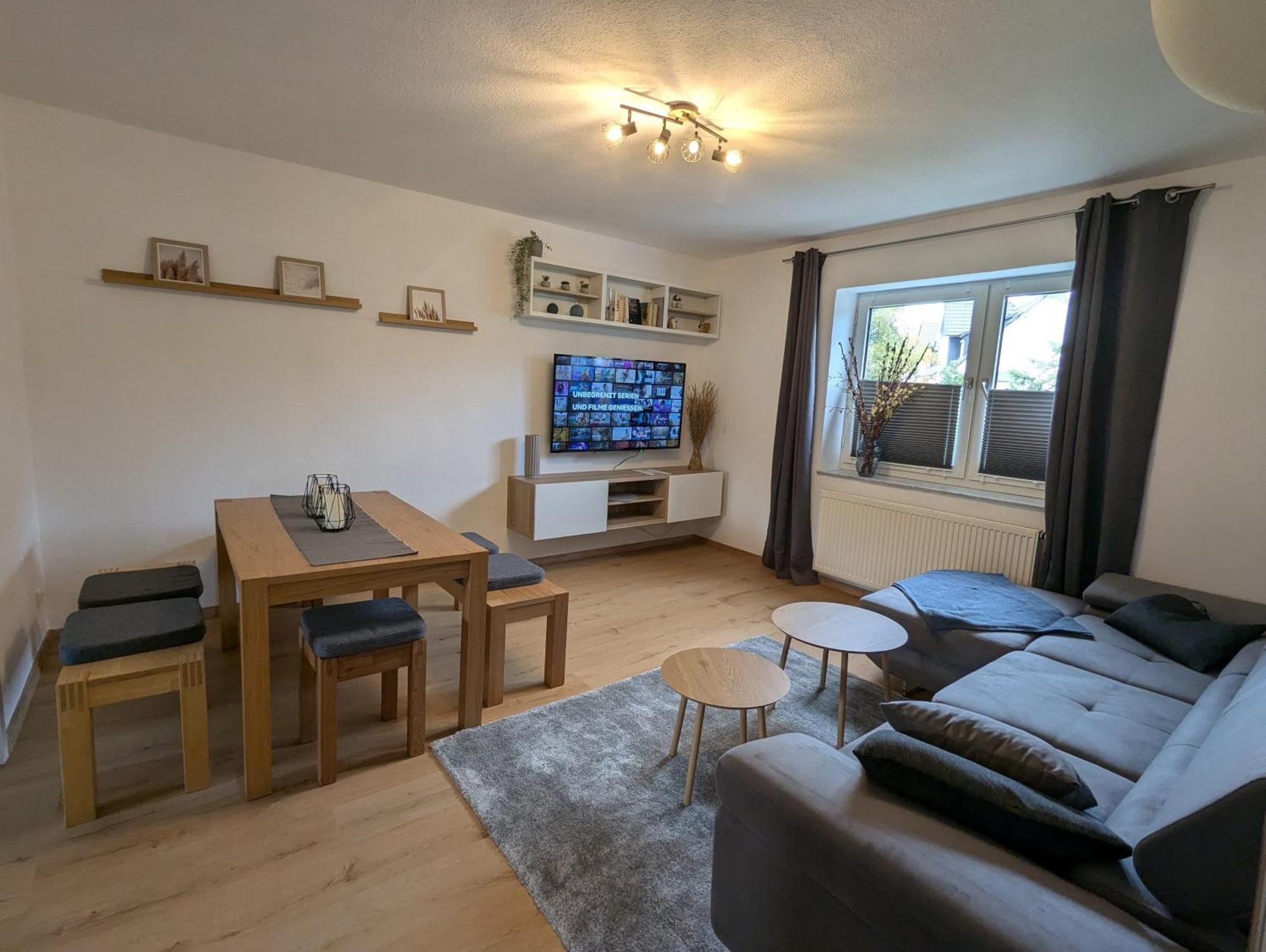 Apartment Moderne Fuer Bis Zu 6 Personen - Netflix, Ps4, Zentrumsnaehe Und Mehr In *
